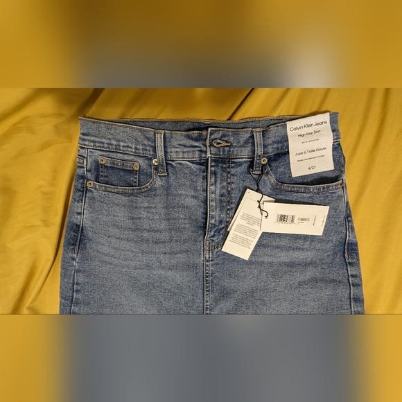 ๐Calvin Klein Front Slit Denim Skirt - Picture 6 of 6